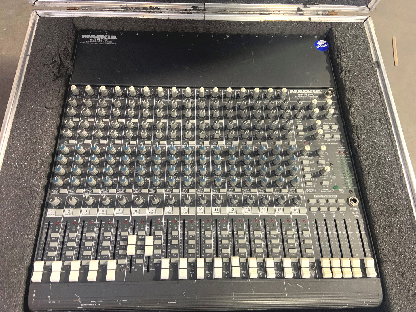 Mackie 1604-VLZ PRO 16-Channel Audio Mixing Board - PSSL ProSound and Stage Lighting