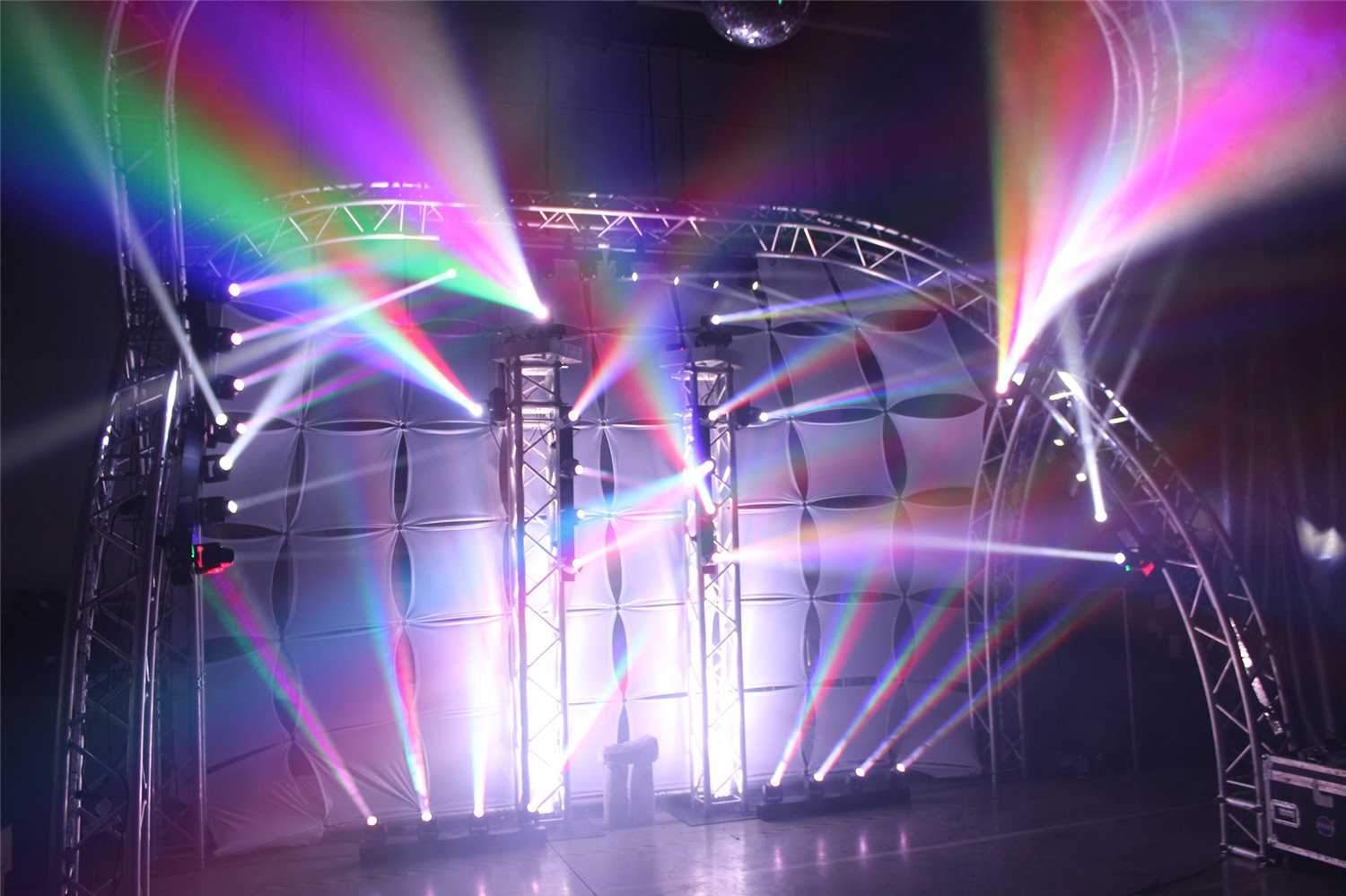Blizzard BladeRunner White 4x Moving LED Lights - ProSound and Stage Lighting