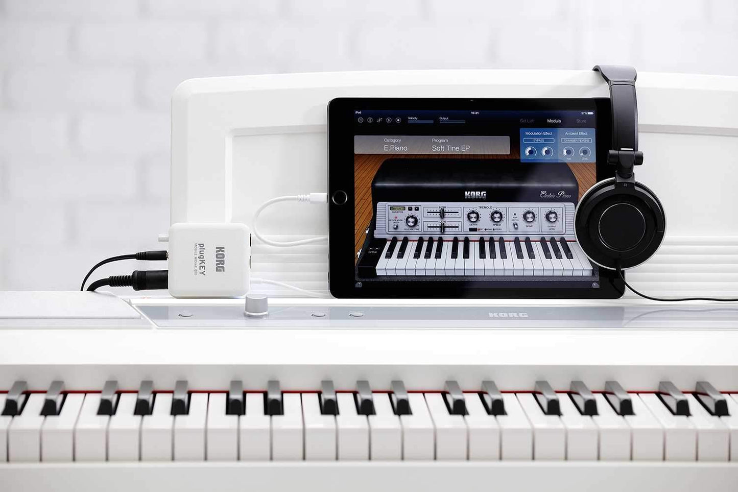 Korg PLUGKEY MIDI to iOS Lightning Adaptor (White) - PSSL ProSound and Stage Lighting
